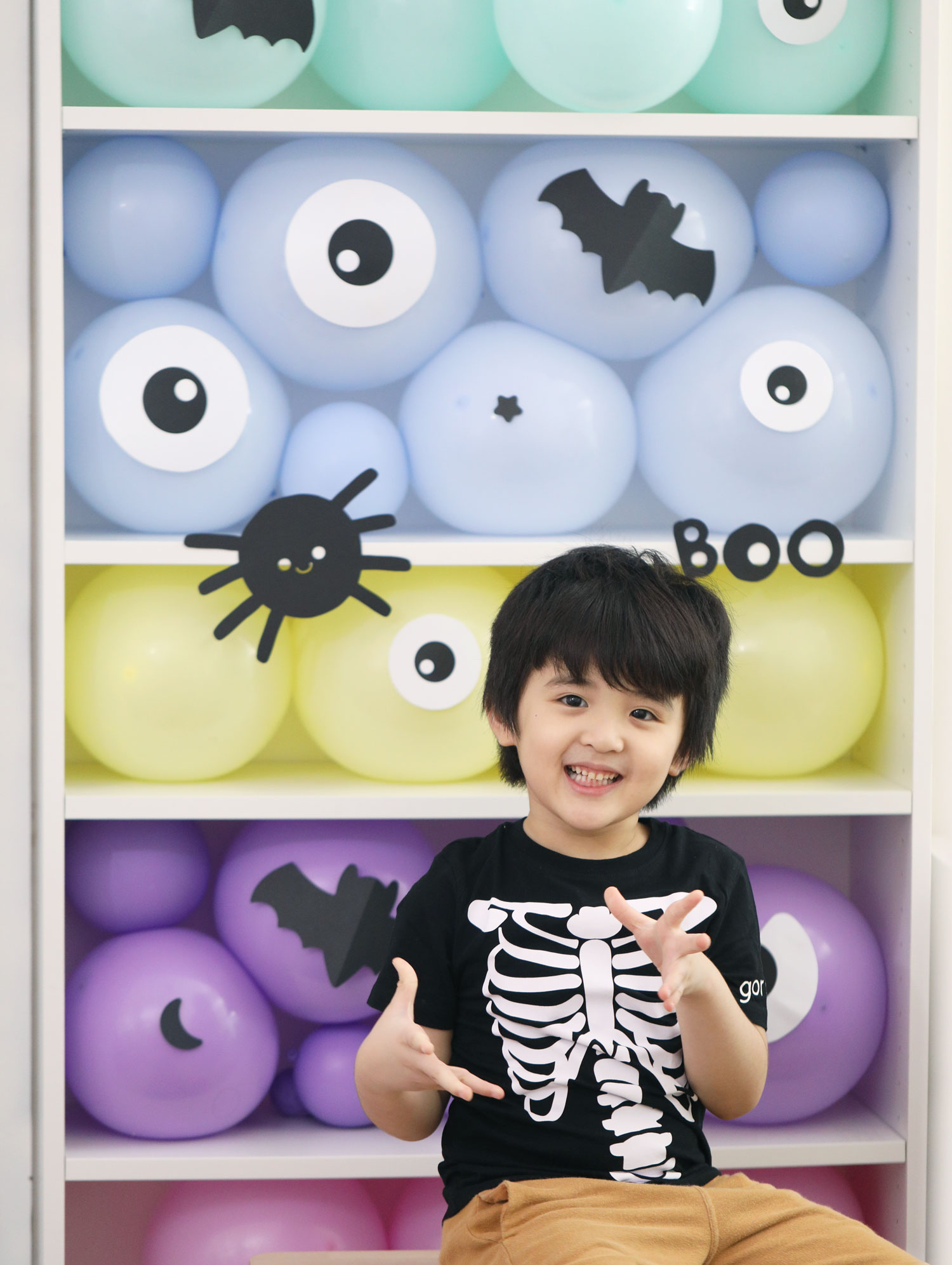 Googly Gooeys Halloween Monster Googly Eyes Printable + DIY Balloon Wall
